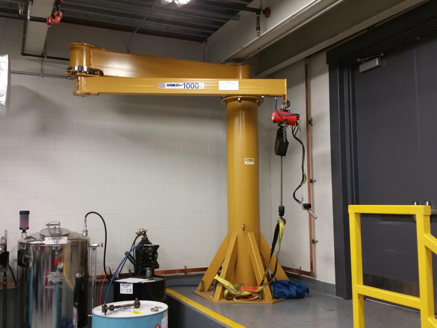 Spanco Freestanding Articulating Jib Crane with Air Hoist