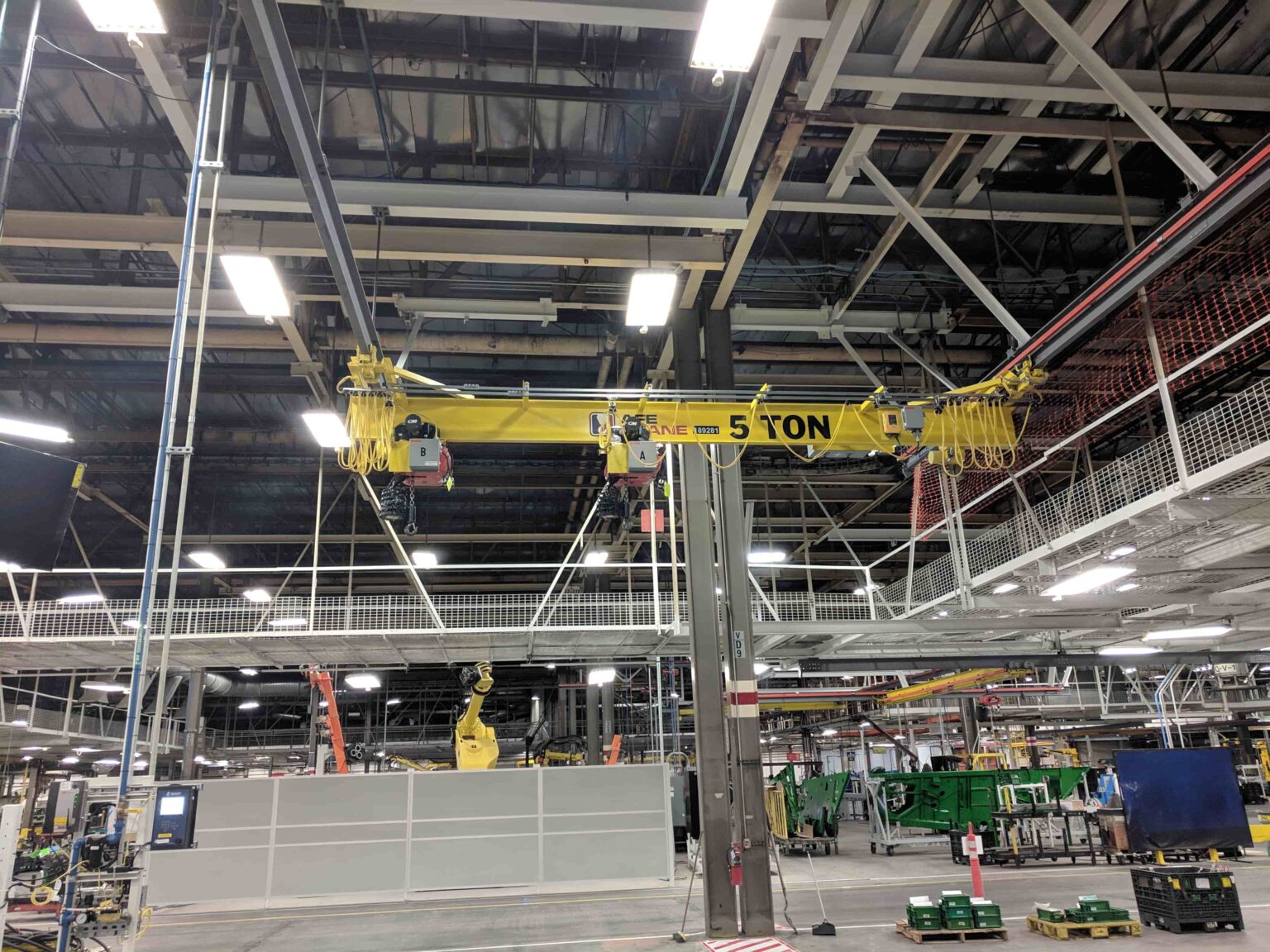 AB/Both Hoists Controls on Under Hung Bridge Crane with Walkaway Radio Controls