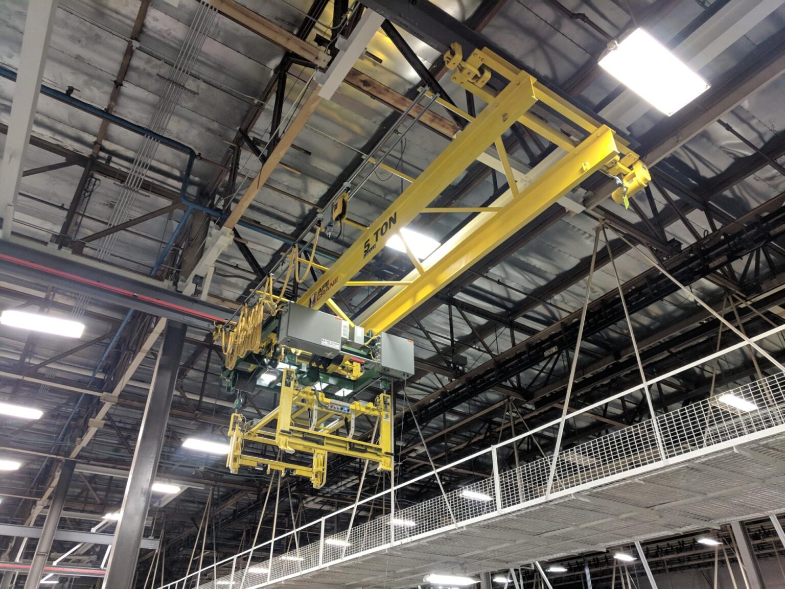 5 Ton Double Girder Bridge Crane with 4-Point Pick Hoist and Custom Designed Below-The-Hook Lifting Device