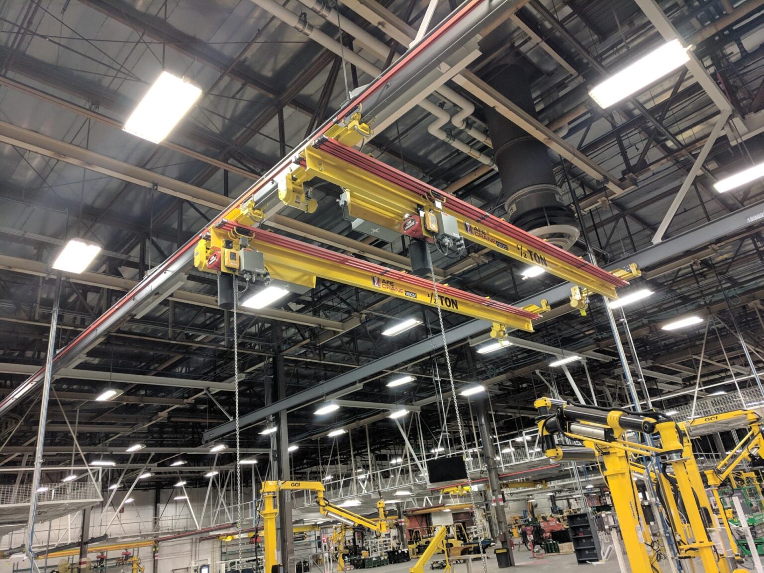 1/2 Ton Under Hung Bridge Crane with Conductor Bar Bridge Electrification and Hoist Mounted Radio