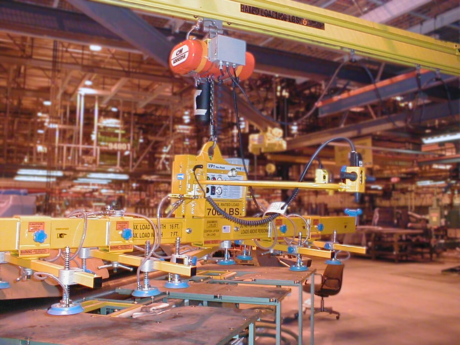 Sheet Metal Vacuum Below-the-Hook Lifting Device